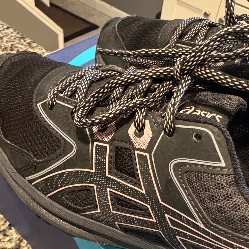 ASICS Black Sneakers with Pink Highlights size 9.5 - Picture 9 of 10